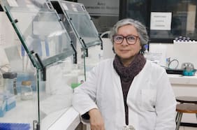 Apolinaria García, la científica chilena que creó un prebiótico, tiene su propio laboratorio y ahora investiga uno de los hongos más letales del mundo