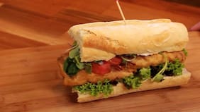¿Antojito para ver el partido?: preparamos un sandwich de pescado frito