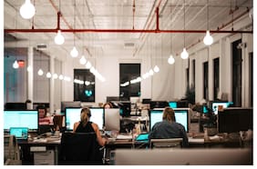 La evolución de los trabajadores sub-45 en 30 años: más educación, más participación y más mujeres