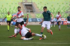 El escándalo que remece la Primera B: Curicó arriesga nueva pérdida de puntos por caso Matías Cahais