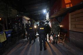 Cinco detenidos tras masivo operativo en La Pintana: fiscalía asegura que víctimas de homicidio eran consumidores de drogas