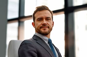 ¿Uso de IA ante la Corte de Santiago? El escándalo que se destapó tras destitución del exadministrador de Independencia