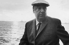 U. de Chile exhibirá histórico libro de Neruda creado durante la Guerra Civil Española