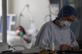 Estudio chileno predice qué pacientes podrían terminar en ventilación mecánica; antivacunas se reinfectarán cada 16 meses y nuevo fármaco ofrece un año y medio de protección: tres cosas que aprendimos del coronavirus esta semana