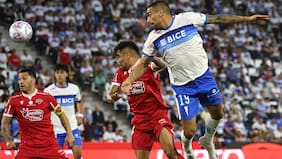 Con Palavecino de “villano”: la UC recibe un golpe bajo de Ñublense y queda colgando de la Copa de la Liga