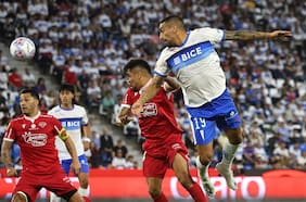 Con Palavecino de “villano”: la UC recibe un golpe bajo de Ñublense y queda colgando de la Copa de la Liga