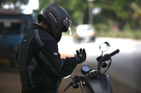 Estos son los siete errores más comunes entre los motociclistas principiantes