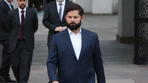 Boric llama al Senado a “no retroceder” en materia de derechos humanos tras avance de proyecto que conmuta pena a criminales