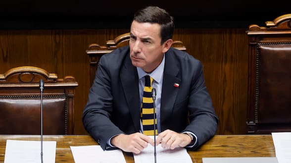 Cámara inicia tramitación de proyecto que agrava penas por delitos en colegios y gobierno descarta sumar centros de salud