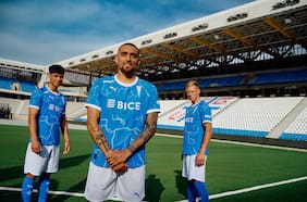 Universidad Católica presenta su tercera camiseta para la temporada 2026