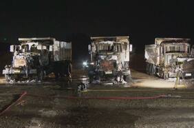 ”No somos mapuches”: anarquistas se adjudican quema de camiones en Puente Alto y amenazan a Amazon por instalar data center en la comuna