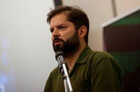 Presidente Boric lamenta muerte de brigadista que combatía incendio en Los Álamos