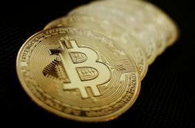 Bitcóin lucha por recuperar terreno tras hundirse por medidas de China