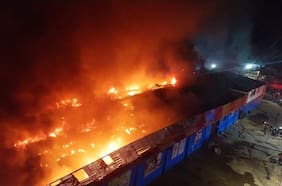 Incendio destruye mall chino en El Monte: emergencia deja a más de 8.600 clientes sin electricidad