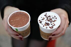 Óbolo: la nueva barra de chocolate caliente del primer bean to bar de Chile