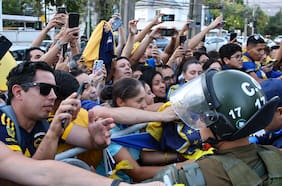 Tres bombos para la visita y 1.200 xeneizes con carnet chileno: el plan para controlar a la barra de Boca ante la UC