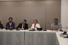 Negociación por salario mínimo: gobierno se abre a evaluar el adelantar su llegada a $500 mil para 2024