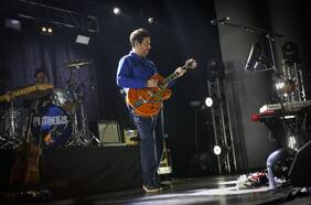 Allí va: escucha la versión de Pettinellis para el clásico de The La’s