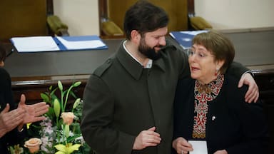 Bachelet se despliega en España mientras La Moneda prepara su inscripción como candidata a la ONU en los próximos días