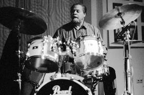 Murió Jimmy Cobb, el baterista del icónico Kind of Blue de Miles Davis