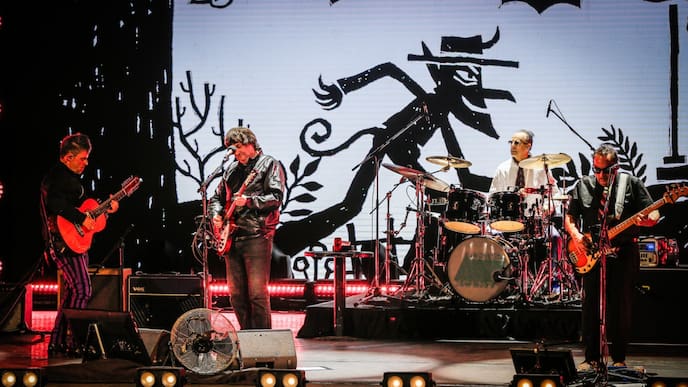 Los Tres, la excelencia quirúrgica se mantiene y asombra de vuelta en el Teatro Municipal