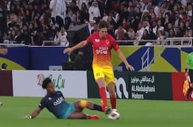 La fuerte patada de un streamer a Kaká que casi lo lesiona en un partido de exhibición