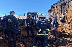 Encuentran tercer cuerpo desaparecido tras incendio en casco histórico de Valparaíso: SML identificará a las víctimas