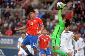 Beto Acosta aconseja a Damián Pizarro, el 9 que gana espacio en la Roja de Berizzo: “No hay que apurar sus procesos”
