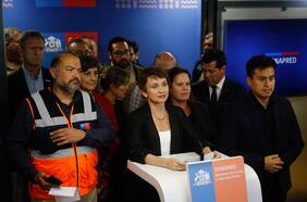 Tohá informa que incendios en Valparaíso están “contenidos”: preliminarmente hay entre 15 y 40 viviendas afectadas