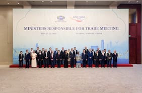 Subsecretaria Estévez llega a China para reunirse con autoridades de ese país y participar en reunión de la APEC