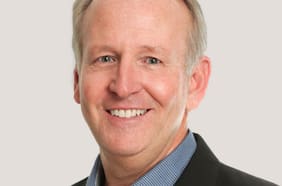 El CEO de GameStop está ganando millones en su salida. No es el único