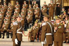 Tras 116 años de historia: asume primera mujer como directora de la Escuela de Carabineros
