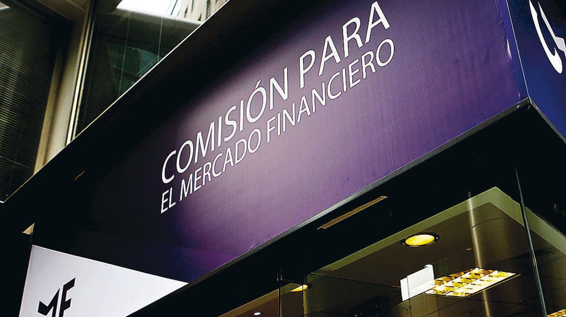 "El país más lento del mundo", "Debilita la competencia": la dura crítica de FinteChile a la CMF por cambios en normativa que regula el SFA