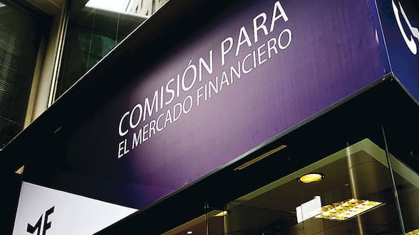 “El país más lento del mundo”, “Debilita la competencia”: la dura crítica de FinteChile a la CMF por cambios en normativa que regula el SFA