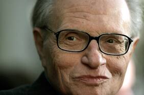 A los 87 años muere el destacado presentador estadounidense Larry King