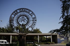 San Ignacio El Bosque remueve a directora a cuatro meses de la crisis por denuncias de abuso de alumnas