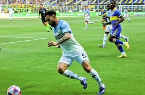 Eugenio Mena pone en duda su continuidad en Racing tras obtener el Trofeo de Campeones: “Vamos a ver qué viene más adelante”