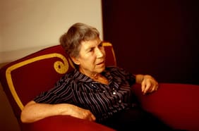 Columna de Matías Rivas: La independencia de Natalia Ginzburg