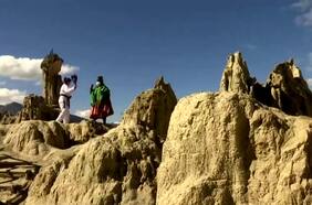 Mujeres aymaras se entrenan en autodefensa contra el feminicidio