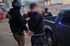 Detienen a sujeto que asaltaba a escolares en cercanías de colegios en Pudahuel