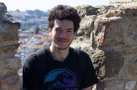 Michel Nieva: “El mayor dilema que introduce la IA no es otro que el de la precarización del trabajo humano”