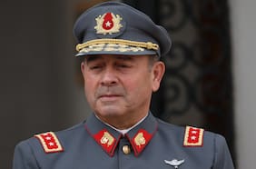 Los ritos tras la ceremonia en que Pedro Varela asume la jefatura del Ejército