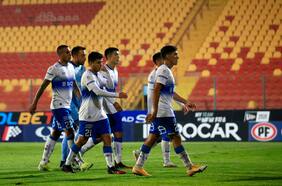 La UC contra la UC: el equipo que menos patea al arco enfrenta una carga de 10 años en la Libertadores