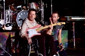 Michael J. Fox reaparece en público y toca junto a Coldplay en Glastonbury