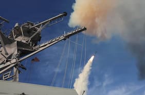 EE.UU. ataca una base iraní en Bandar Abbas tras derribar drones sobre el estrecho de Ormuz