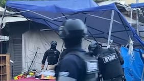 Llevan a cabo nuevo retiro de toldos azules en barrio Meiggs