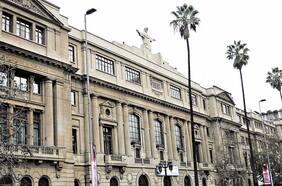 Todos los caminos conducen a una mujer: proceso de búsqueda para nueva rectoría de la PUC avanza en la definición de su terna