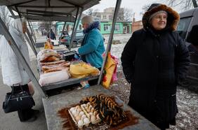 Las mujeres ucranianas sustituyen a los hombres en el trabajo ante escasez de mano de obra por la guerra