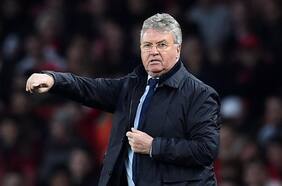 El exótico nuevo desafío de Guus Hiddink: asume la banca de Curazao