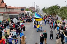 Fiu y su pasacalle llegan a las calles del centro con un espectáculo gratuito